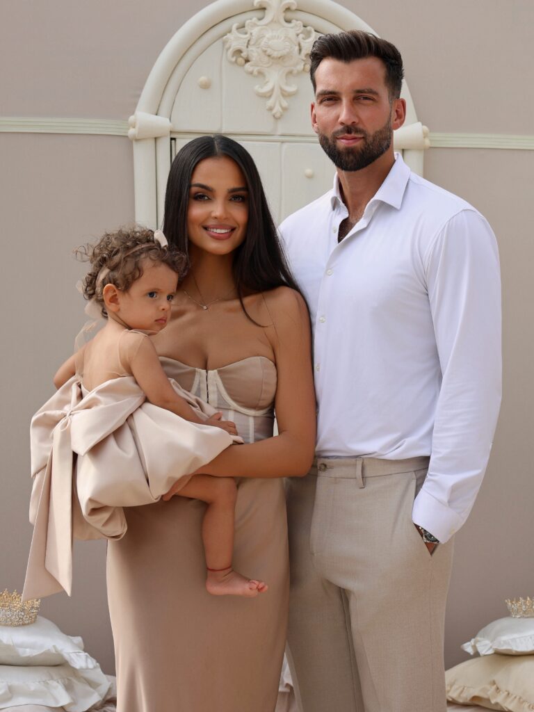 Klaudia El Dursi z partnerem Jackiem Leszczyńskim i córką Carmen