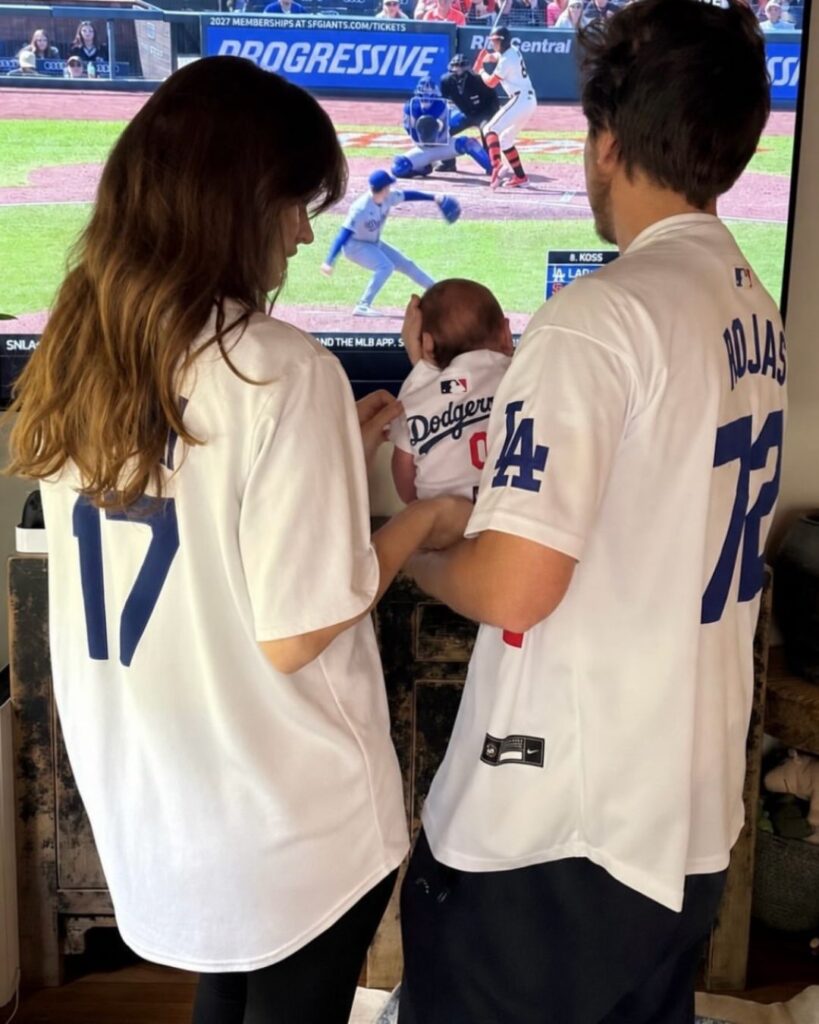 Barbara Palvin i Dylan Sprouse zostali rodzicami