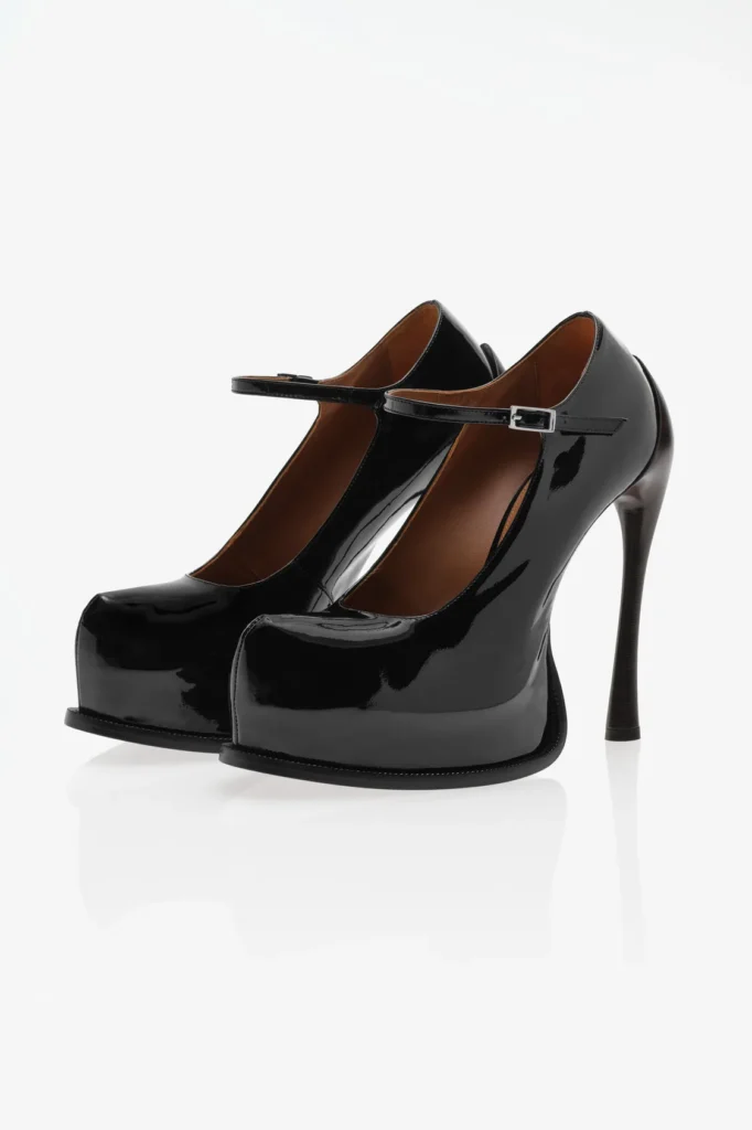 Skórzane buty Galliano x Zara- cena 459 dolarów (ok. 1790 zł)