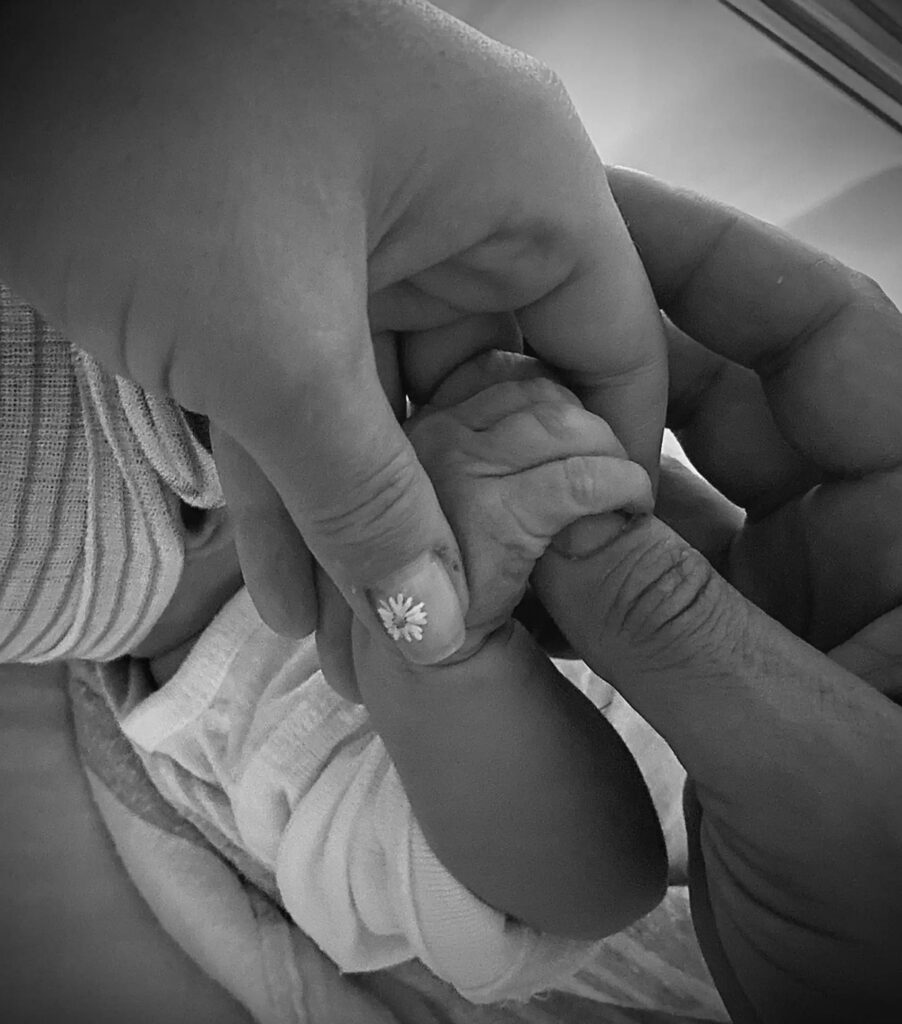 Narodziny Daisy Dove w sierpniu 2020 roku ogłoszono za pośrednictwem UNICEF-u, którego ambasadorami są Katy Perry i Orlando Bloom. Rodzice opublikowali zdjęcie, na którym trzymają maleńką dłoń córki. Przy okazji zachęcili do wspierania rodzin, które nie mają dostępu do odpowiedniej opieki medycznej.