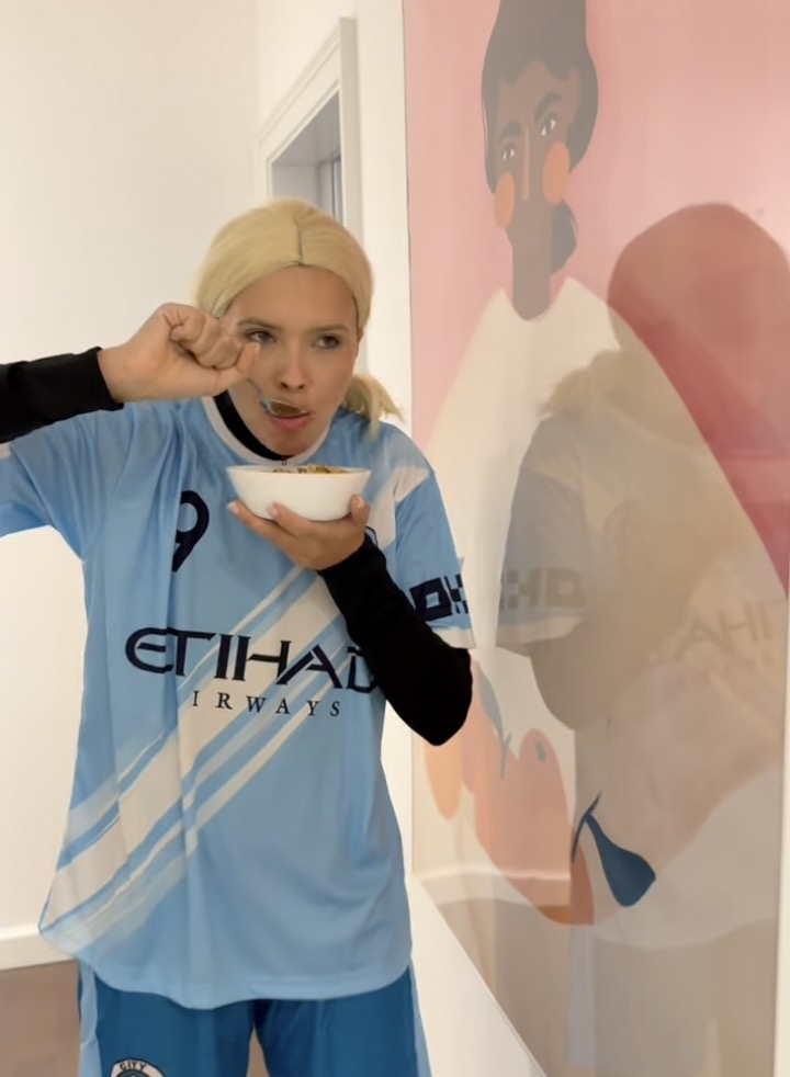 Sandra Kubicka jako Erling Haaland na Halloween 2026