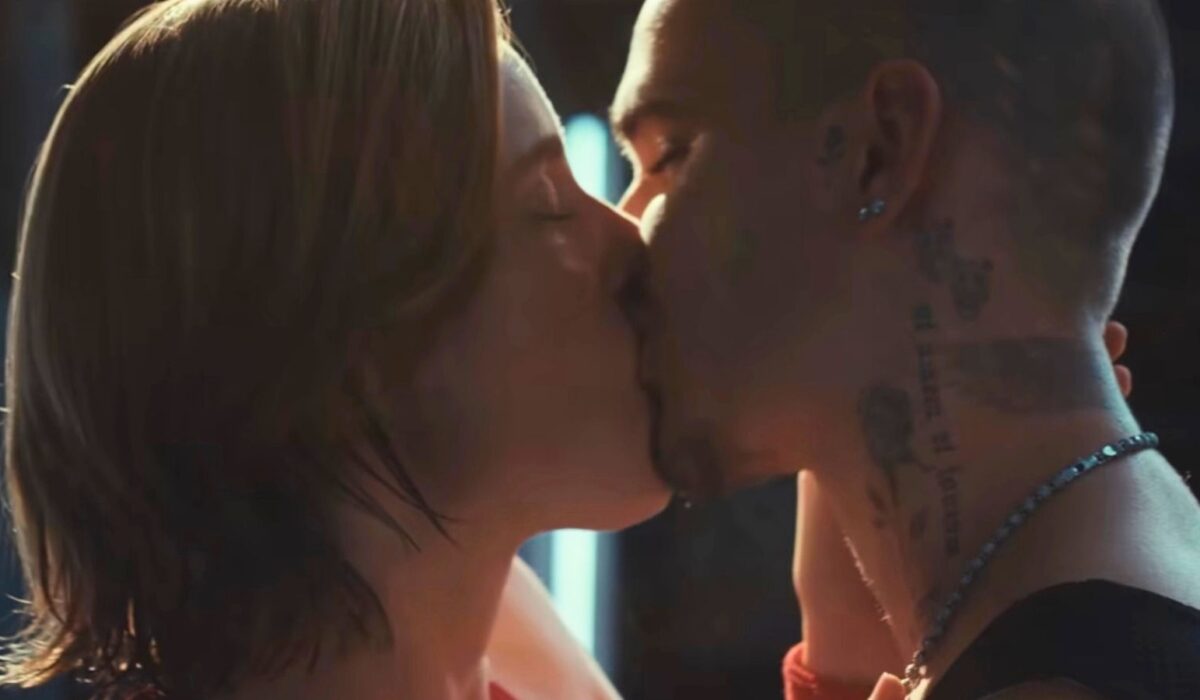 Paul Kircher i Romeo Beckham jako geje w filmie "Forty Love"