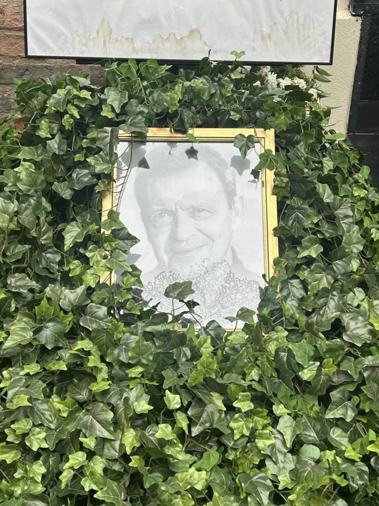 Grób Jana Frycza miesiąc po pogrzebie