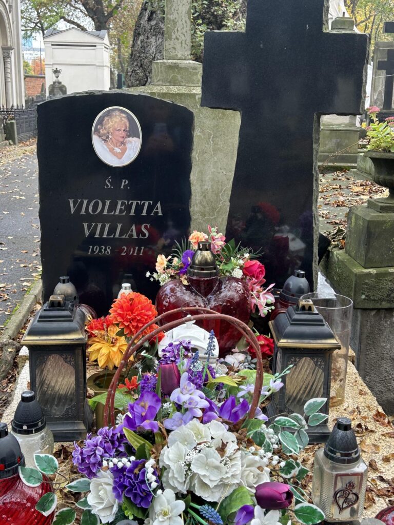 Grób Violetty Villas